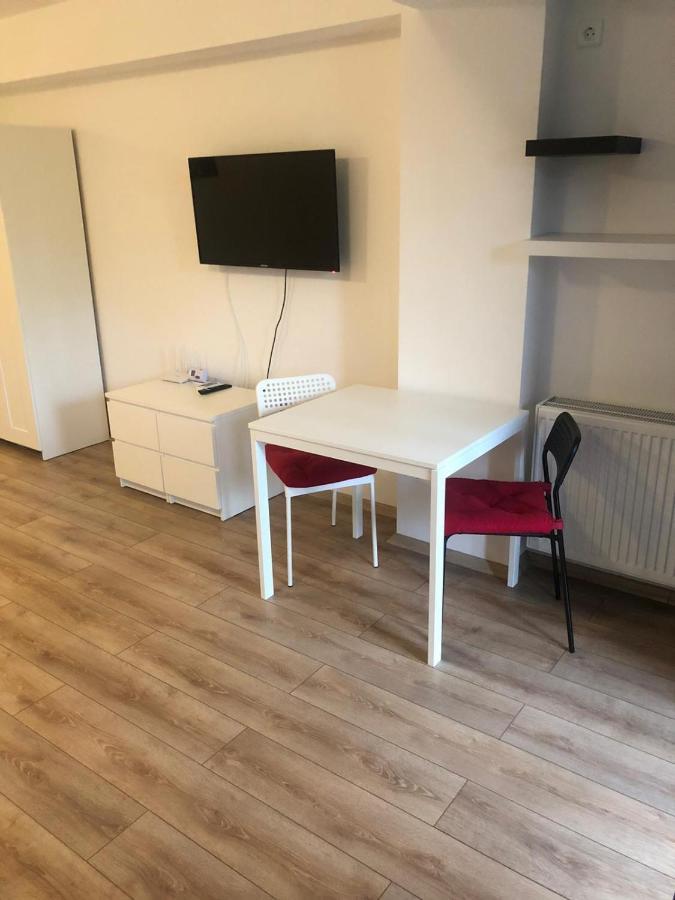 Beside Airport Apartment Otopeni Exterior foto